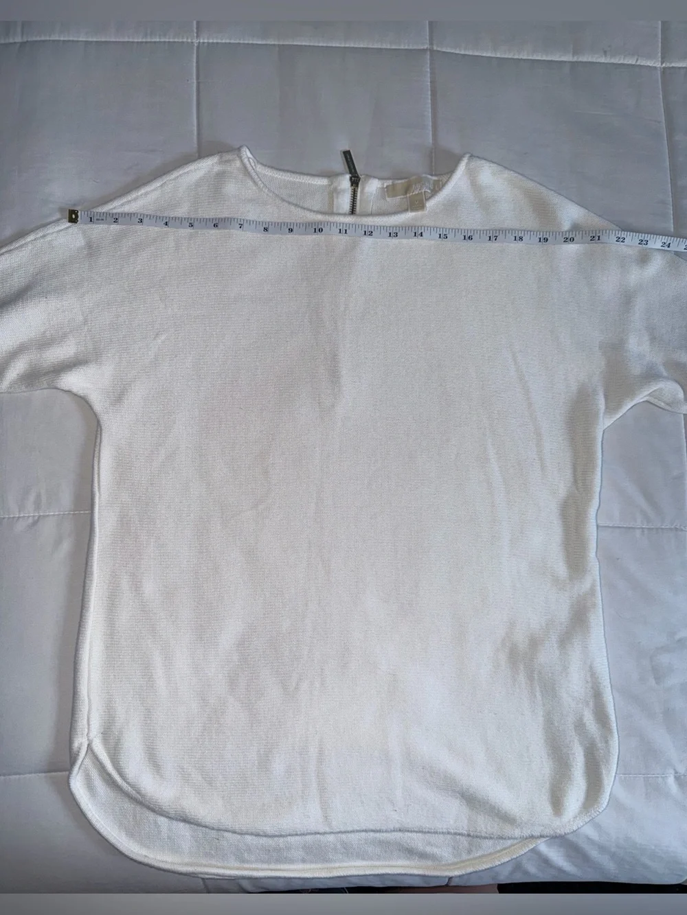 Michael Kors | Women’s Cream Long Sleeve Knit Top - Classic Crewneck - Medium